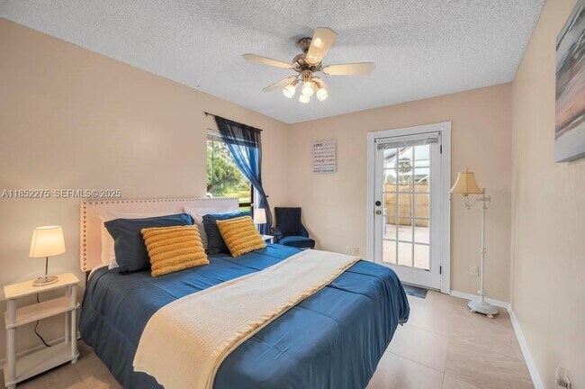 Building Photo - 1803 E Easy St