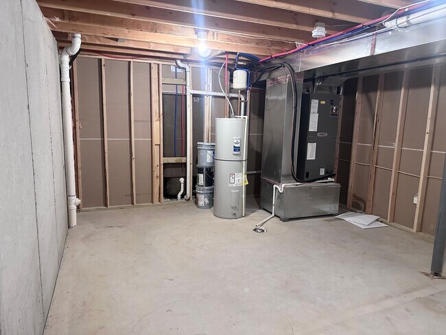 Building Photo - 4 Bed | 3 Bath | 1 Car Garage Duplex in Kansas City