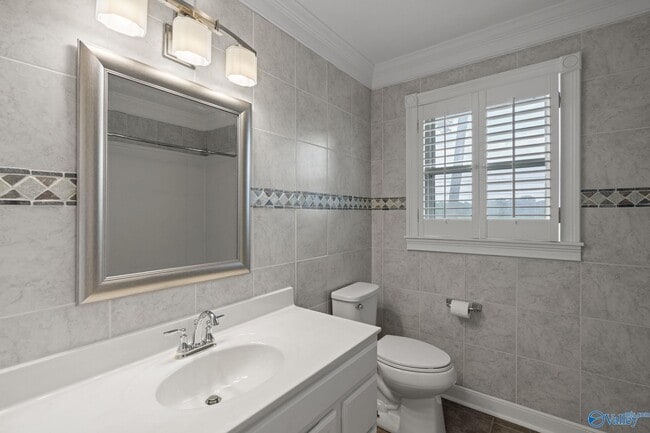 Building Photo - 101 Shady Ln