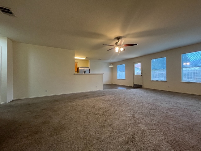 Building Photo - 162 Challenger