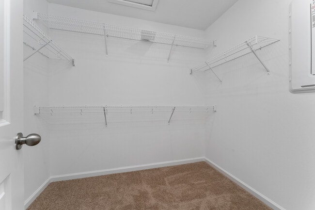 Building Photo - 9839 Walkway Dr