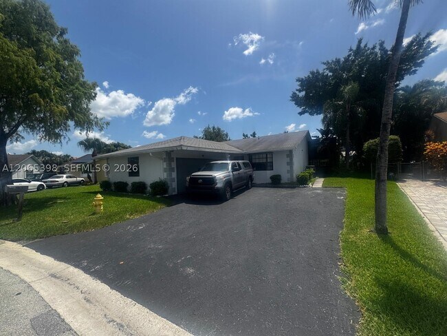 Building Photo - 8848 NW 76th Ct