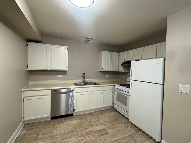 Building Photo - 2226 Abbeywood Dr