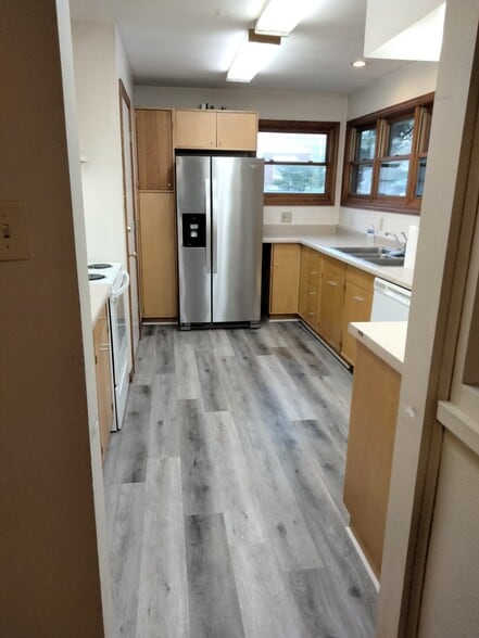 kitchen entryway - 1031 Quivera Cir