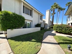 Building Photo - Great 2 Bedroom Condo in Gated Community w...