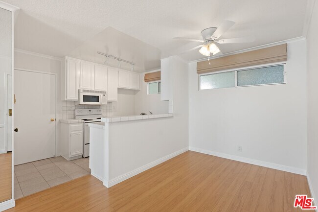 Building Photo - 26664 Seagull Way