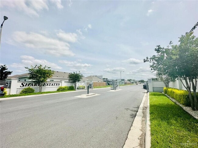 Building Photo - 30 Mulberry Ave