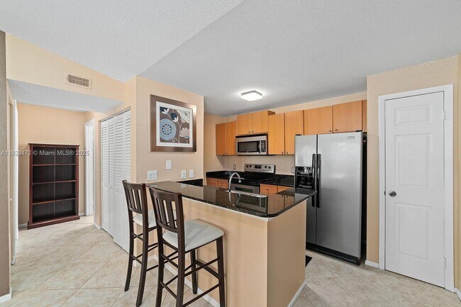 Building Photo - 1760 Palm Cove Blvd