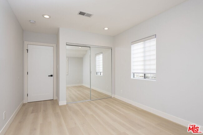 Building Photo - 14843 Morrison St