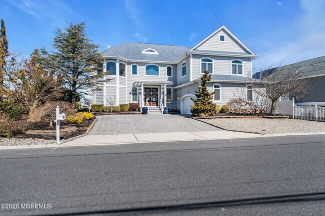 Building Photo - 3110 Windsor Ave