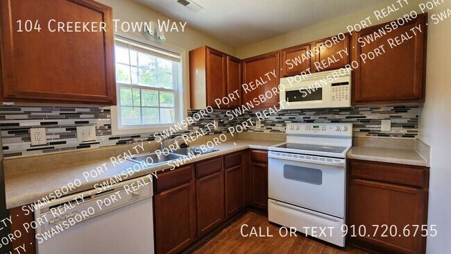 Building Photo - 104 Creeker Town Way