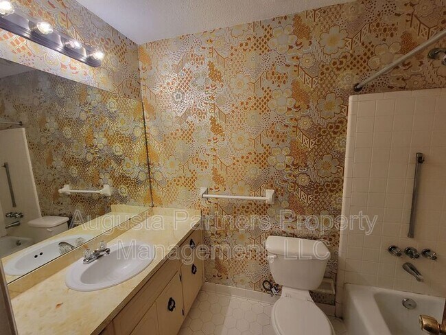 Building Photo - 4460 Whisperwood Dr