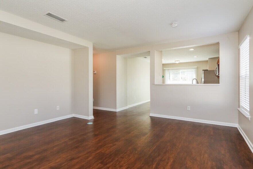 Building Photo - 7422 Hawks Cliff Dr