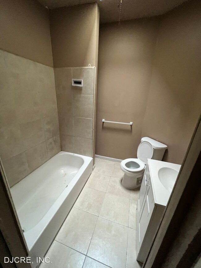 Building Photo - 3 br, 1 bath House - 309 N. 60th Street