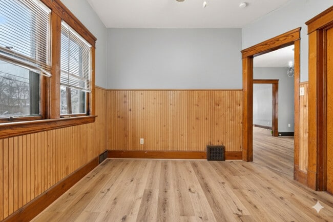 Building Photo - 2977 E 66th St