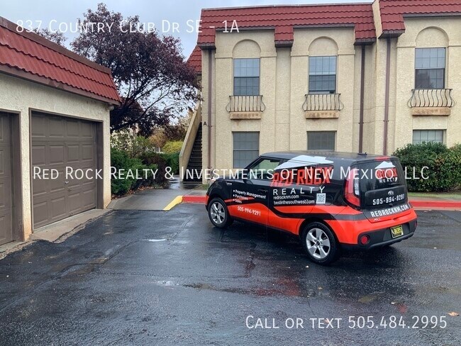 Primary Photo - 837 Country Club Dr SE