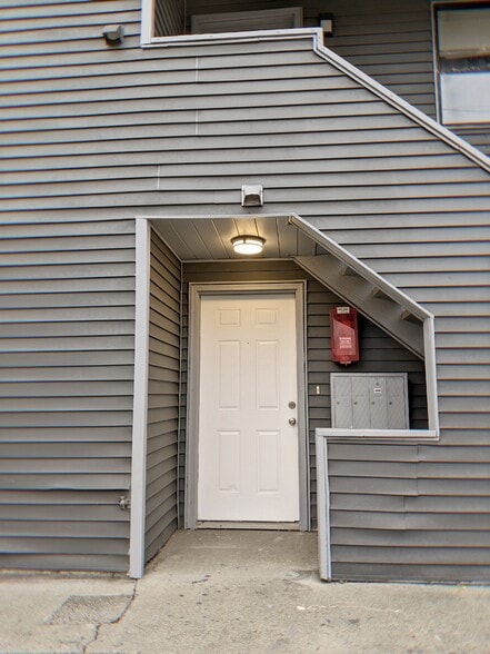 Building Photo - 8436 Delridge Way SW