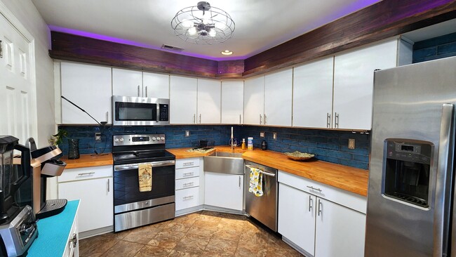 Building Photo - 457 Seahorse Run