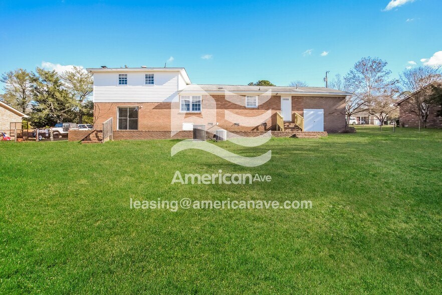 Building Photo - 1963 Blue Ridge Terrace