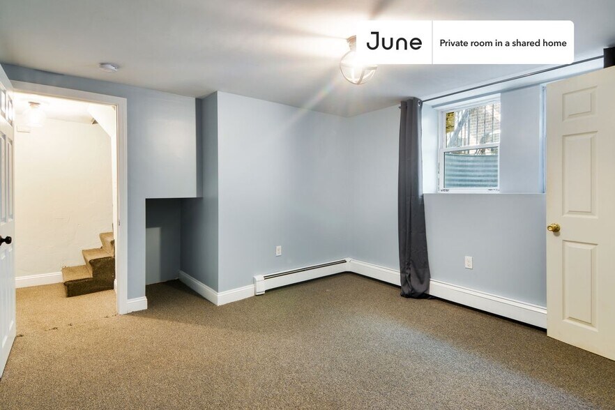 Building Photo - Room in Shared 4 bed/2 bath home