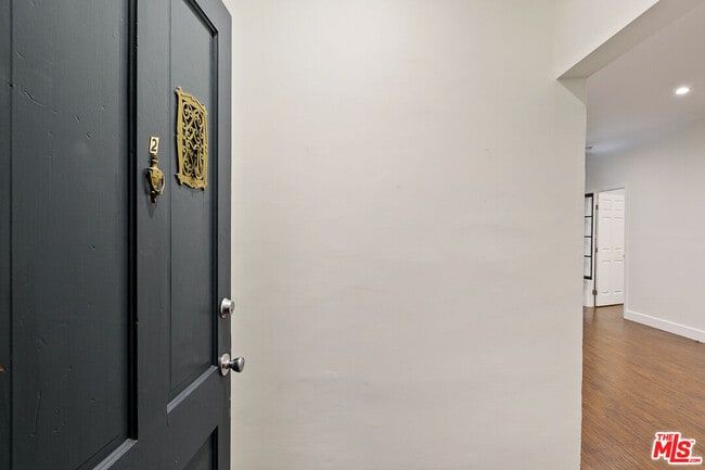 Building Photo - 7229 Willoughby Ave