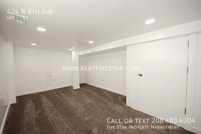Building Photo - 424 N 8th Ave