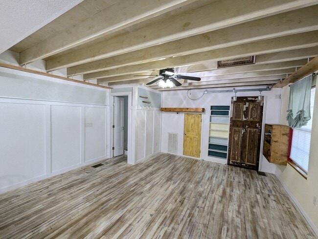 Building Photo - 3348 Lowery Dr