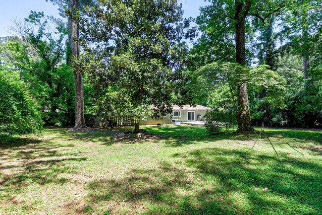 Building Photo - 1512 Beechwood Dr