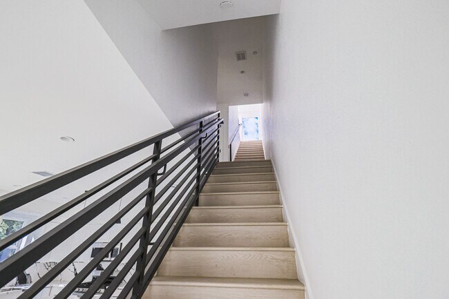 Building Photo - NEW CONSTRUCTION LUXURY 4 BED TOWNHOMES WITH ROOF DECKS