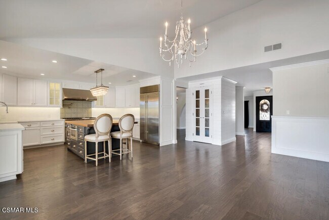 Building Photo - 2076 Hillsbury Rd