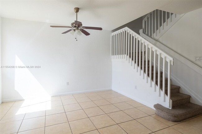 Building Photo - 1475 SE 24th Ct