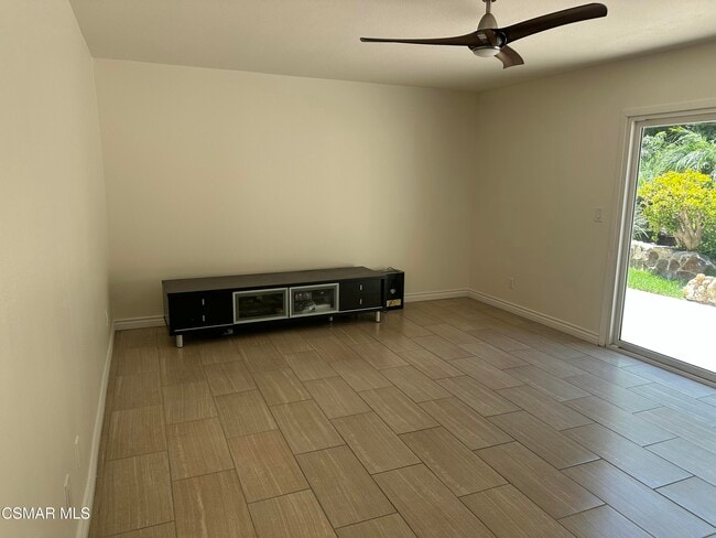 Building Photo - 1165 Triunfo Canyon Rd