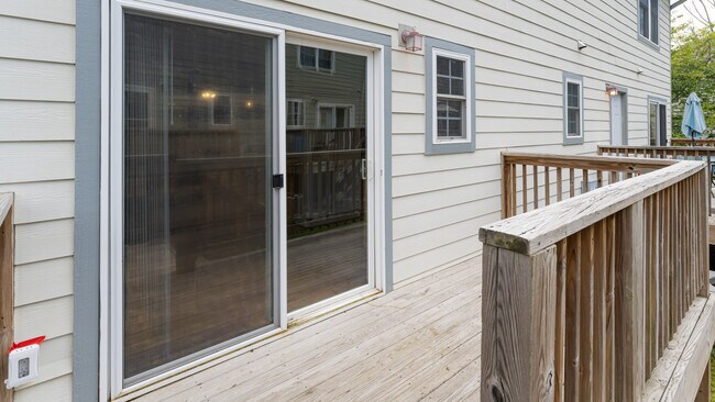 Building Photo - 34 Douglas Fir Ave