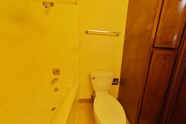 Building Photo - 2 Bedroom 4-Plex ~ South Corvallis ~ Small...
