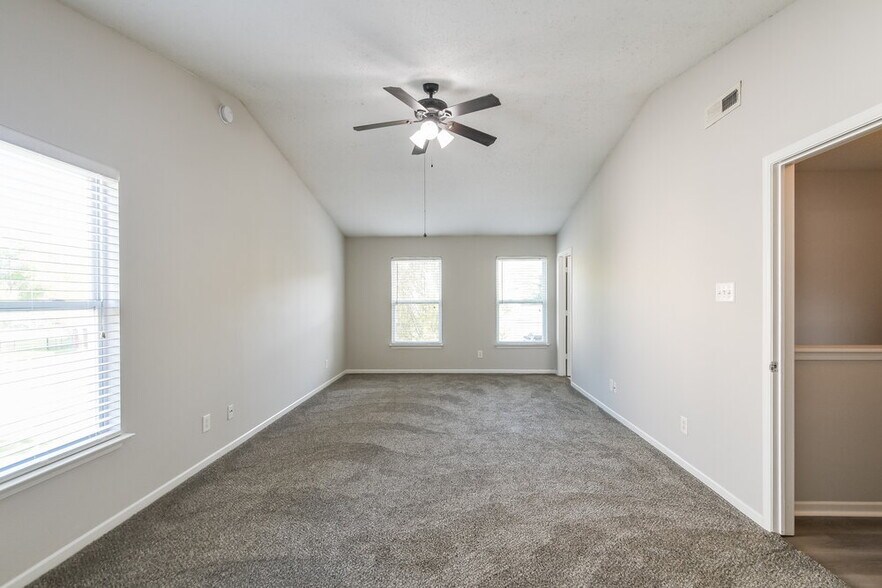 Building Photo - 10916 Firefly Ct