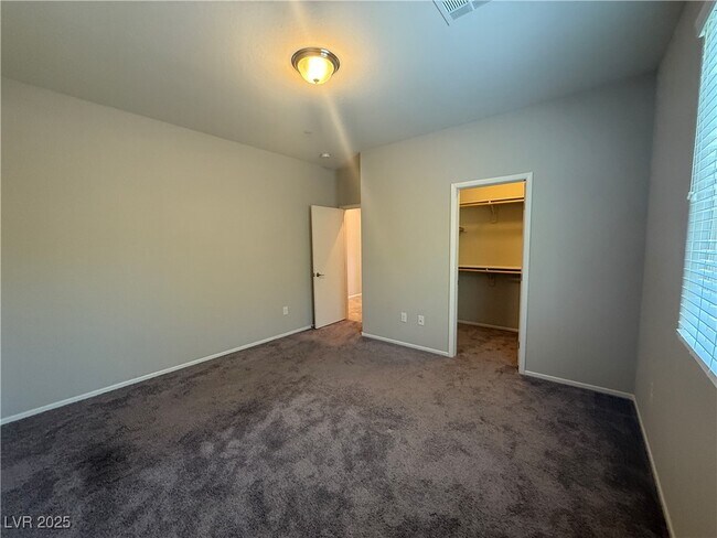 Building Photo - 6137 Scarlet Leaf St