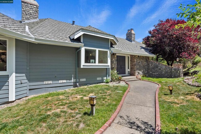 Building Photo - 2324 Saddleback Dr