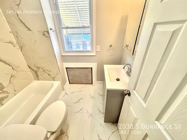 Building Photo - 2038 Dorrance St