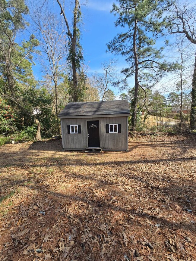 Building Photo - 733 Ashburton Dr