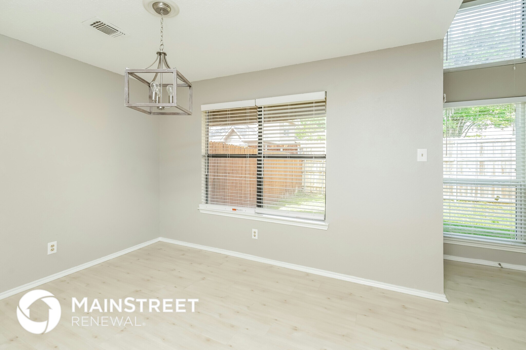 Building Photo - 930 Boxwood Dr