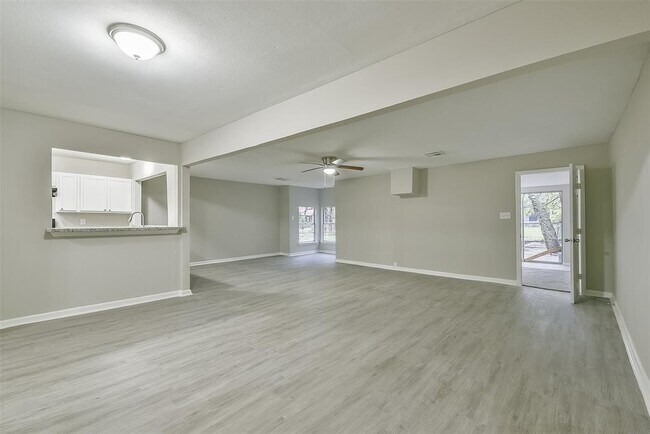 Building Photo - 500 Farrer St