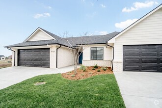 Building Photo - Beautiful Villa in Independent Senior Livi...