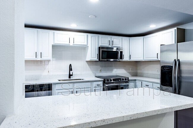 Building Photo - 3402 W Van Buren Dr