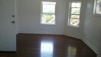 Building Photo - 2650 Orchard Ave