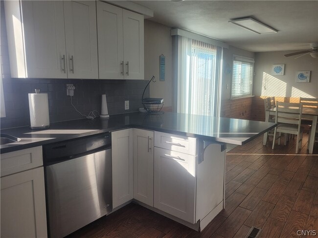 Building Photo - 2 S Rainbow Shores Rd