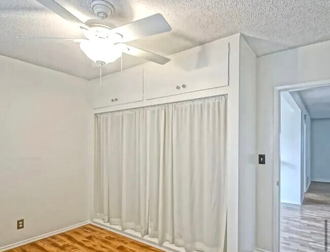 Building Photo - 1500 Manhattan Ave