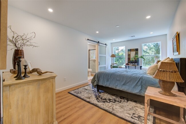 Building Photo - 11 E Obryant St