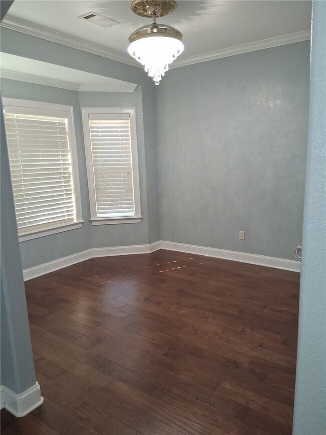 Building Photo - 3864 W Providence Dr