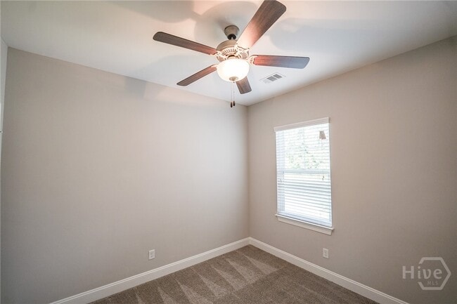 Building Photo - 160 Lake Lily Dr