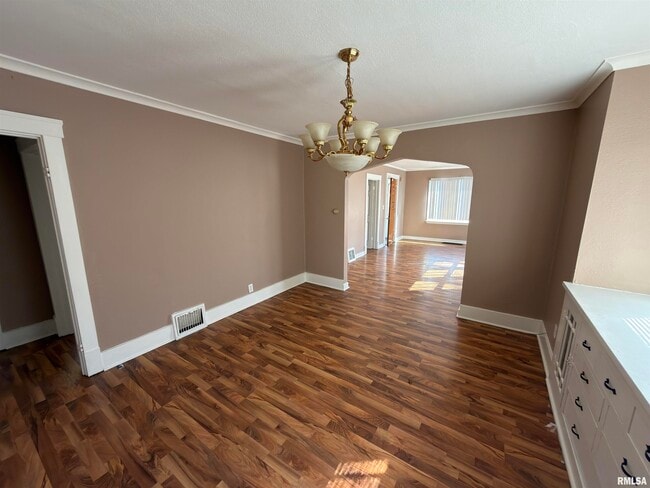 Building Photo - 1815 N Sheridan Rd